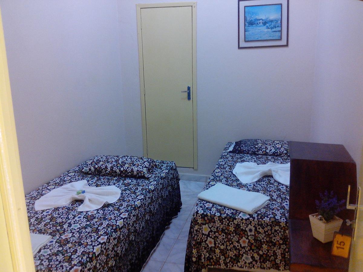 Hotel Colinas Douradas *